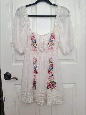Lovers + Friends Thatcher Mini Dress Off Shoulder Embroidered Detail Size Small